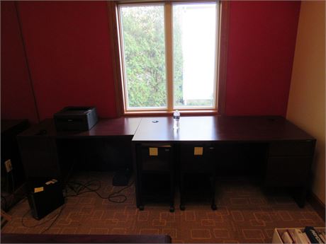 Hon Double Desk. Contents NOT included Nor the Rolling file cabinets