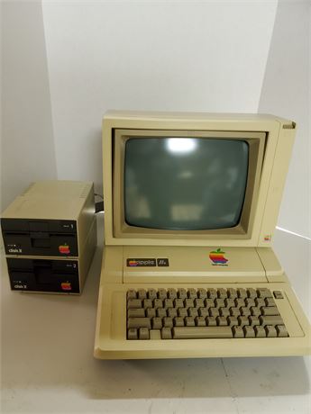 Apple IIc 2C Desktop Computer w/ Disk Drives