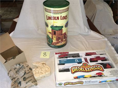 Bachmann Diesel Express HO Scale Electric Train Set & Tub of Lincoln Logs